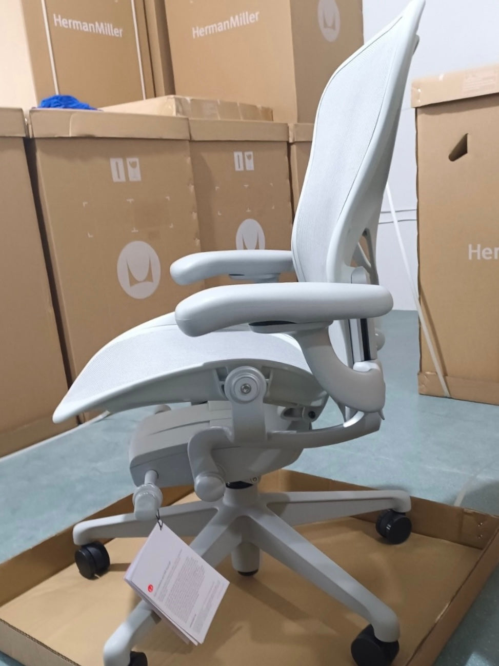 Herman Miller Aeron Chair Colour Mineral (Full 12 years Warranty)
