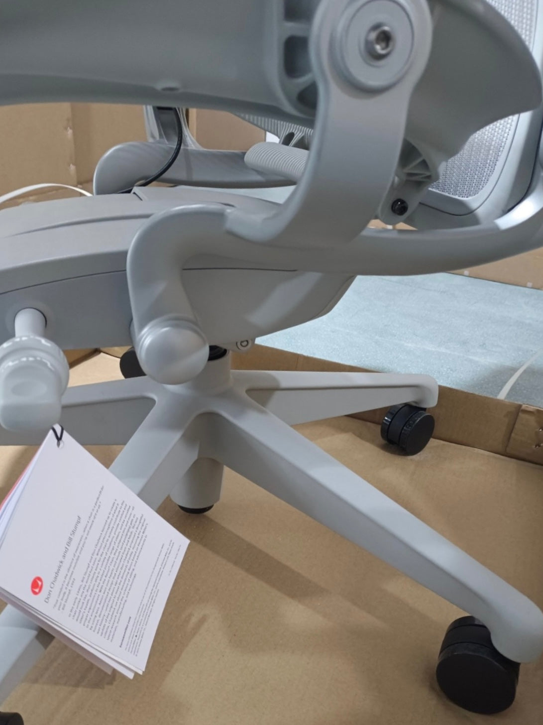 Herman Miller Aeron Chair Colour Mineral (Full 12 years Warranty)