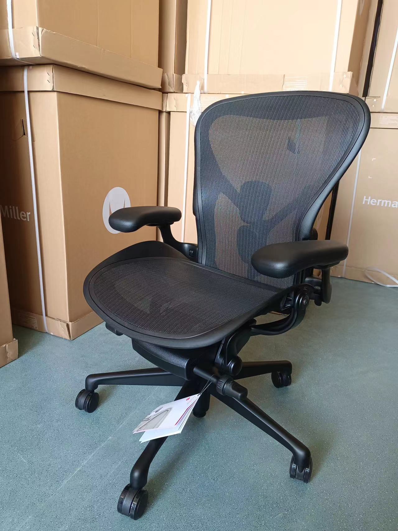Herman Miller Aeron Chair Colour Onyx Matte Metal Base (Full 12 years Warranty)