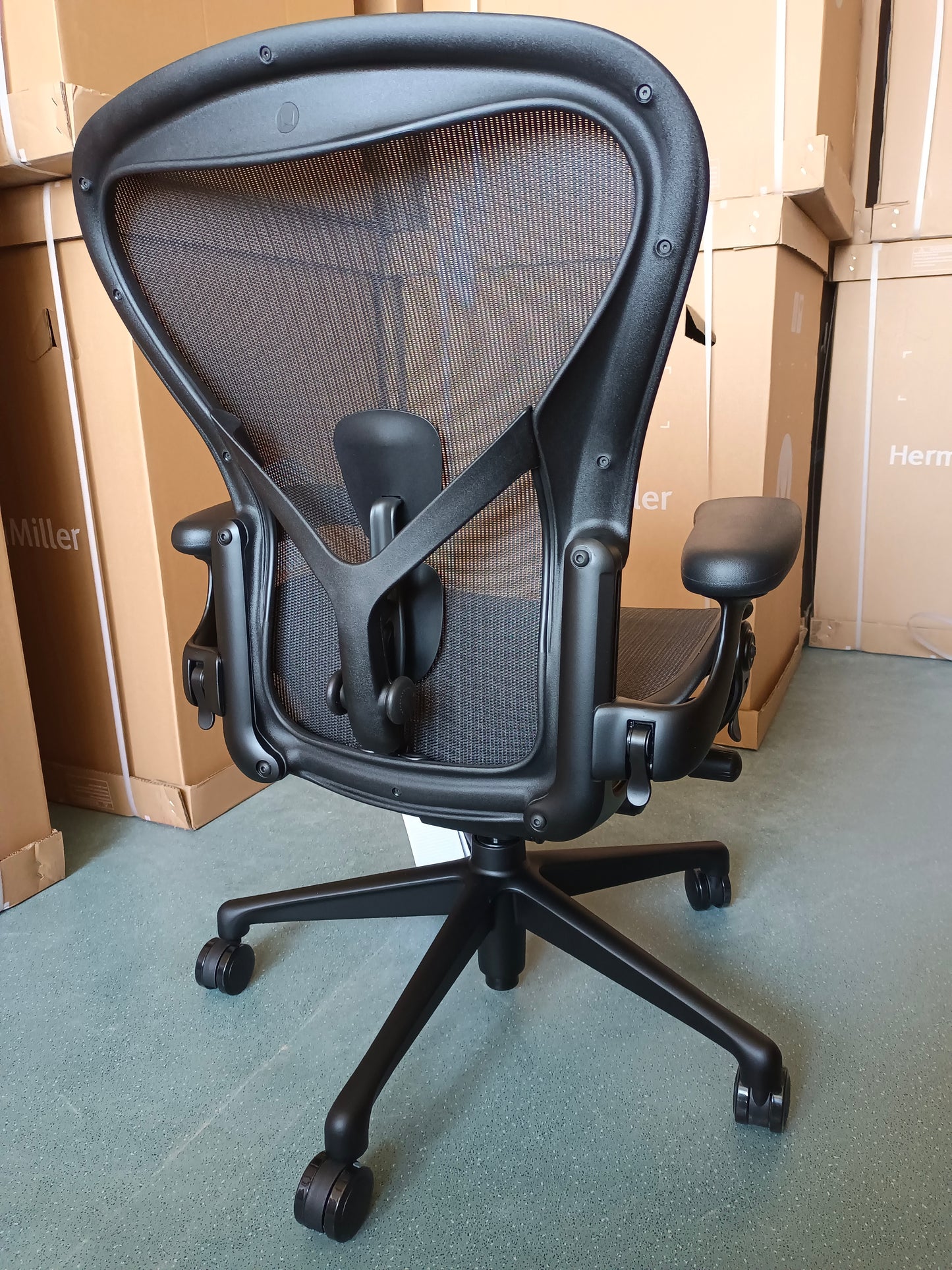 Herman Miller Aeron Chair Colour Onyx Matte Metal Base (Full 12 years Warranty)