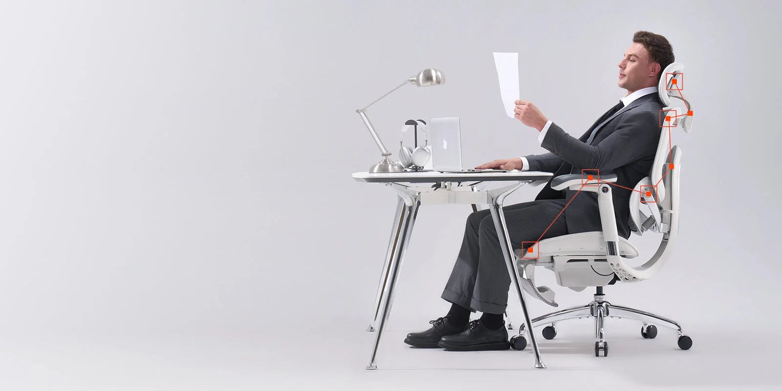 Support in a working position
